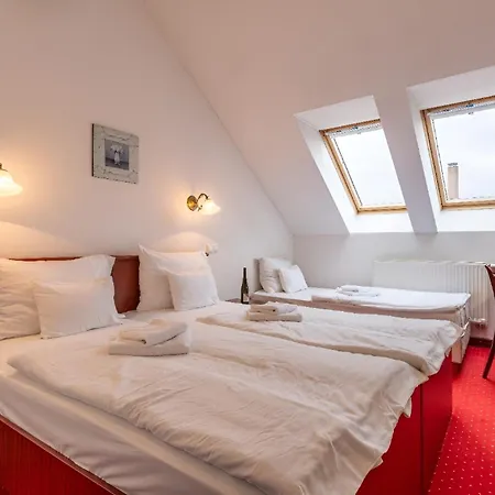 Hotel Madi Kuria Es Rendezvenykoezpont