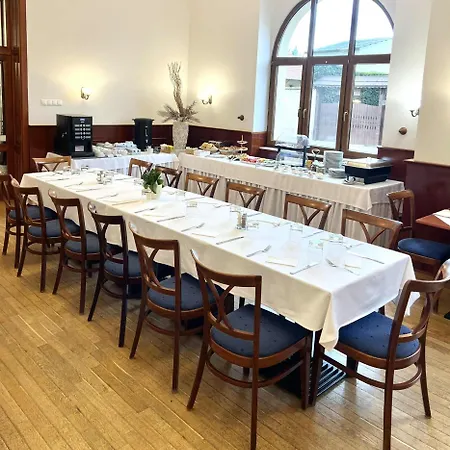 Madi Kuria Es Rendezvenykoezpont 3* Mád