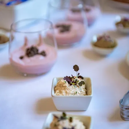 Hotel Madi Kuria Es Rendezvenykoezpont